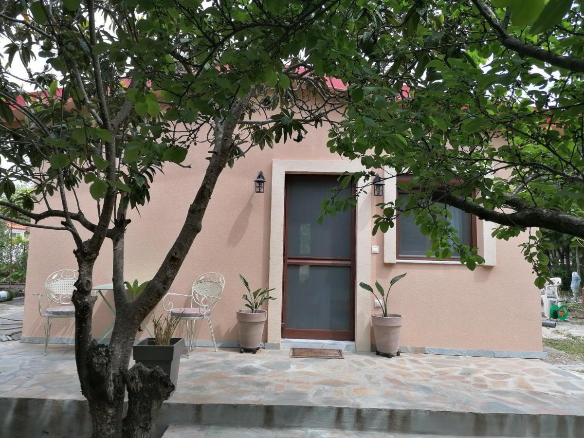 Tiny House By The Sea Villa Nea Skioni Bagian luar foto