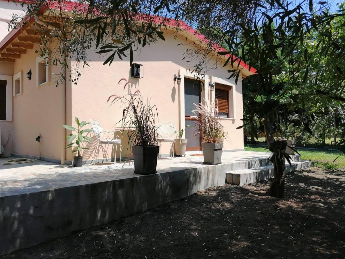 Tiny House By The Sea Villa Nea Skioni Bagian luar foto